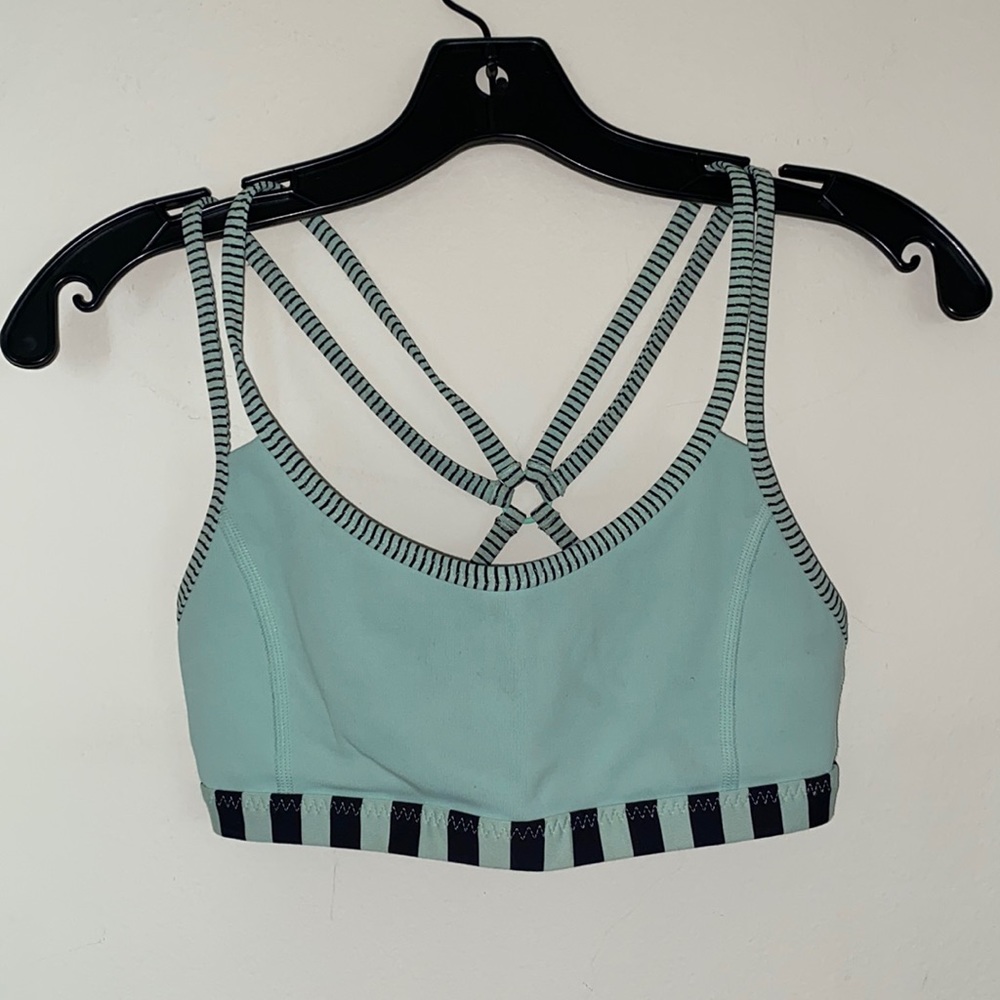 Lululemon sports bra